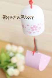 好看我渴望触碰屋檐上挂着的旧风铃，似乎那样就可以回到曾经图片