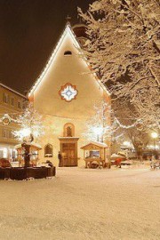 好看金灿灿的圣诞节圣诞老人来敲你的门图片