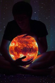 与月亮有同样孤寂的心图片