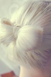 好看戴上那绚丽的蝴蝶结让你看到最美的我图片