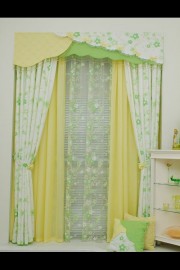 那些窗帘带着五彩斑斓的色彩映在我心上图片