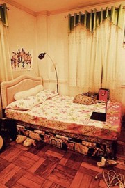 漂亮有时我躺在床上看着窗帘浮想联翩图片