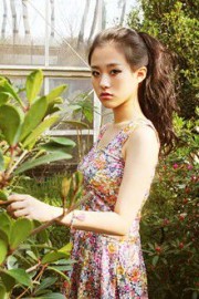 穿着清凉的日韩范美女街拍户外写真图片