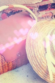 你送我的草帽我还放在家里图片