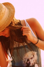 唯美戴着草帽做你一生的恋人图片