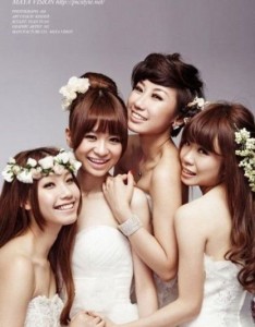 唯美待得我穿上婚纱那天希望你们依旧在我身边图片