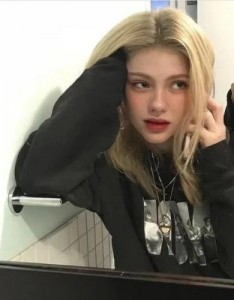 微信头像女欧美意境，单身经不起等待