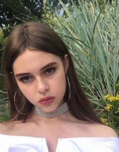 女生欧美头像潮流高清图片 因为年轻所以我有气盛的资本