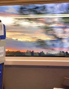 高清无水印很特别的背景图 慢慢才知道生活越简单越好