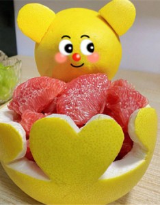 秋天手剥柚子好看的图片 找到给你剥秋天第一个柚子的人了吗