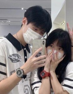 超甜蜜的情侣头像简单干净大方 你解释什么我就信什么