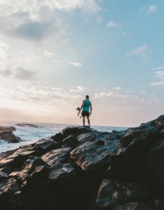 大海礁石唯美意境图片