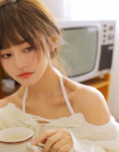 咖啡女孩美女壁纸