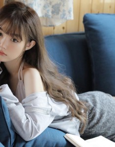 超可爱漂亮美腿萌妹子沙发写真桌面壁纸图片