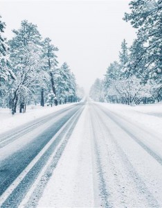 公路风景图片，在夕阳下总感觉这样的比较励志