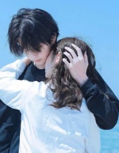 很暖又很干净的情侣头像男生帅气阳光，被关心的感觉应该很幸福吧