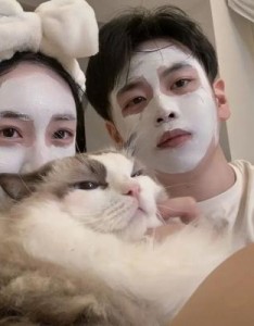 奢求完美有朝气的情侣头像成熟浪漫的图片，有了爱生活才会精彩