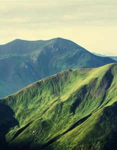 适合做的风景图片，令人心旷神怡的山脉美景