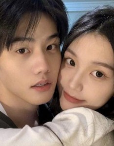 很罕见又很好看又很耐看的清新情侣头像一男一女