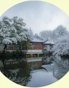 赏心悦目的风景，鲜花、绿树、青山碧水多风格