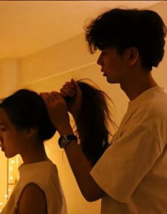 气质出众有朝气很精致很甜的高清情侣头像一人一个 左一右