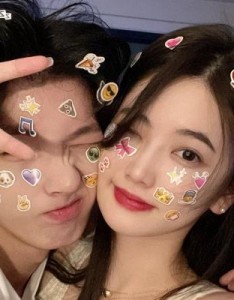 气质绝佳优质很有氛围小众唯美情侣头像一人一张小清新