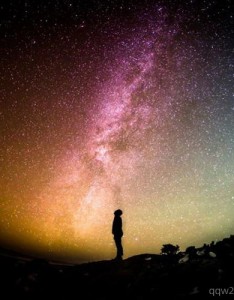 原宿风景唯美意境，黑色夜幕下闪闪的银河星空风景图片