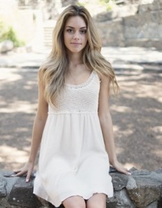 漂亮欧美女生头像，优雅漂亮的金色长发美女