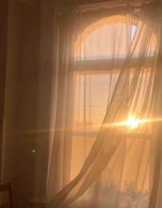 我喜欢的阳光慢慢消失，心也慢慢平静下来了意境图片