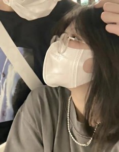 自由感拉满的情侣头像真人一张两人好看，充满着真诚与希望，互相关爱