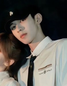 情侣头像一对两张暧昧，他们之间的气氛一直都很暧昧