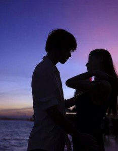 宠溺感十足贼好看的情侣头像两人一张好看的，幸福来自于人与人之间的关系