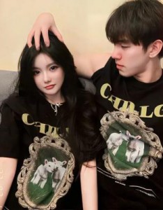 很幸福又很甜蜜的潮情侣头像一对两张图片，被你那温柔的笑容所吸引