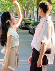 文艺阳光点的情侣头像，希望可以帮助你更好地表达心中的爱意