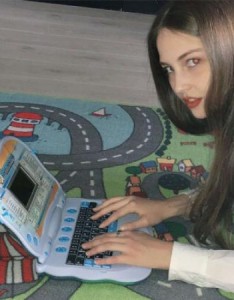 欧美女头像霸气高冷图片，孤独的你变的冷酷了