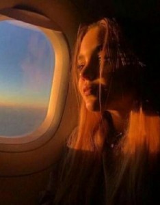 伤感欧美女头像 悲伤都来自念念不忘