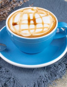 个性唯美意境图片，杯子里的咖啡图片