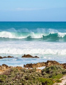海浪风景意境图片，汹涌的海浪太壮观了