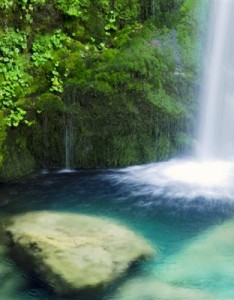 清晰风景意境图片山涧溪流瀑布太美丽了