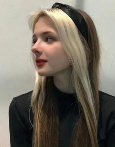 温柔感满满的欧美美女头像微信气质高清图片，时尚和自信的气质给人留下深刻的印象