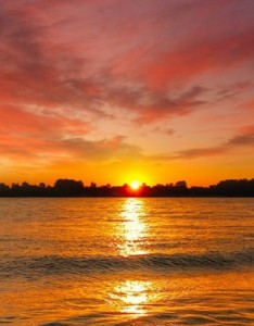 晚霞意境图片 好看唯美海边的晚霞图片