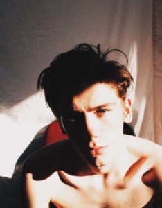 一组酷酷潮流的欧美男生头像简单干净帅气，我的梦境全被你占据