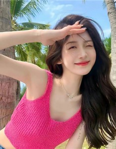 2023夏日女头超养眼最甜 生活乱七八糟我要多点花招