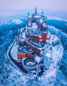 冬季城堡雪景唯美意境图片