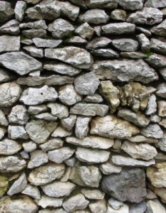 石头唯美意境图片，石头墙壁无数的石头交错着太美丽了