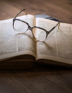 经典书本意境图片，生活里没有书籍就好像没有阳光