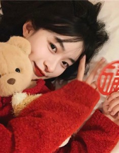 2023春节喜庆的女生背景图合集 红色温暖了我的岁岁年年