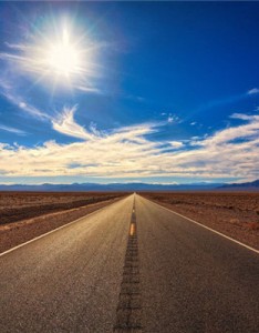 清晰的励志意境图片，唯美平坦的公路图片