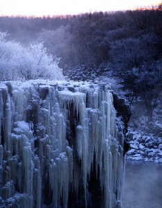 好看的唯美意境图片，冰瀑布自然风景图片