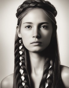 美女时尚长发编发发型图片